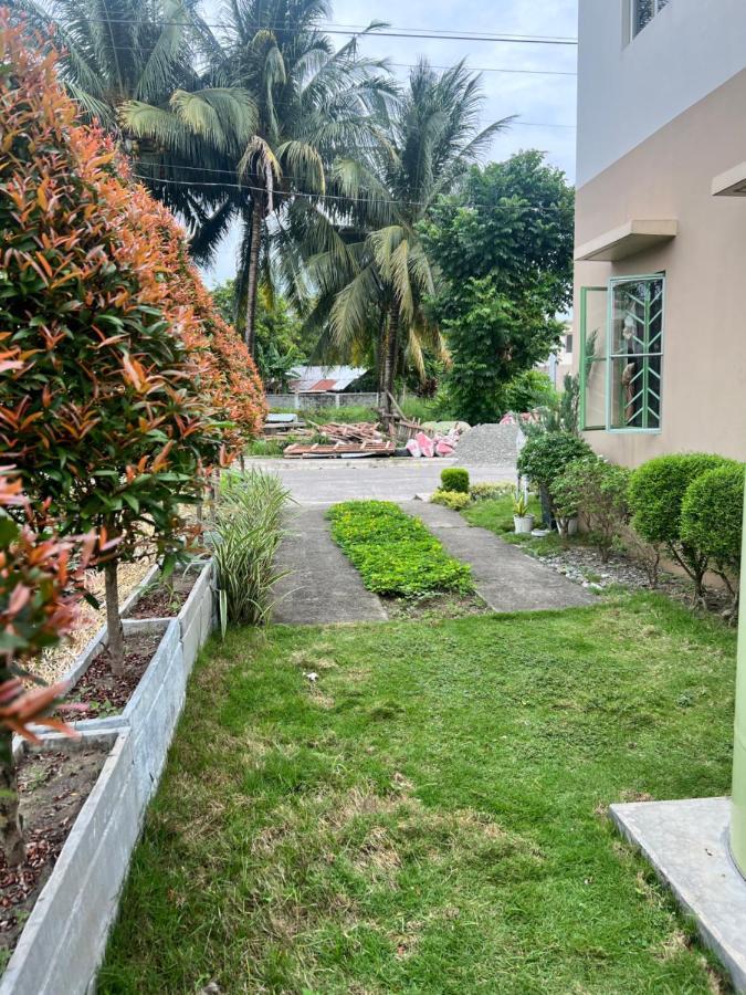 Beach Resorts Walking Distance To The Town House Davao City Kültér fotó