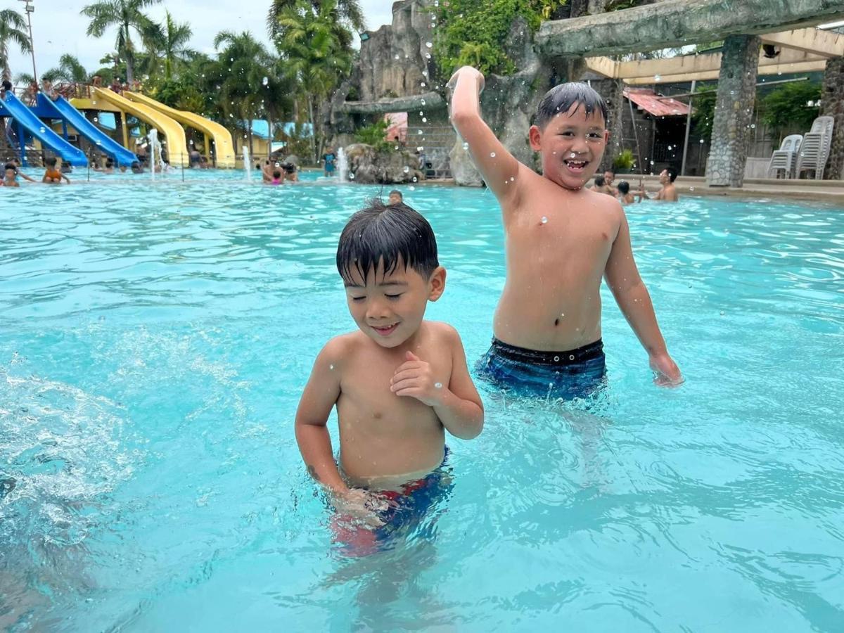 Beach Resorts Walking Distance To The Town House Davao City Kültér fotó