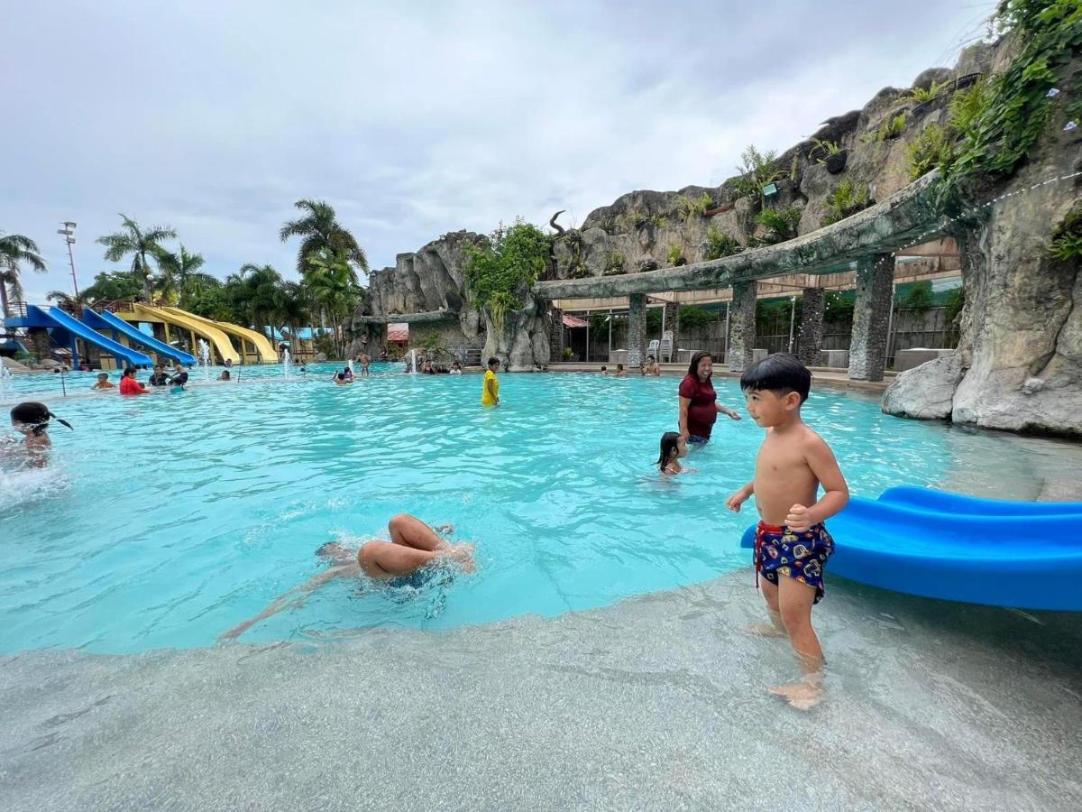Beach Resorts Walking Distance To The Town House Davao City Kültér fotó